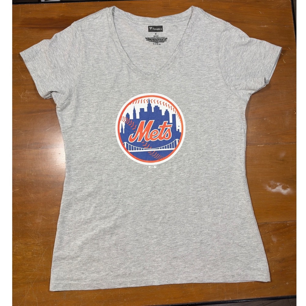 NWOT Fanatics New York Mets T-Shirt Women Size M Grey 15 MAMA V-Neck MLB